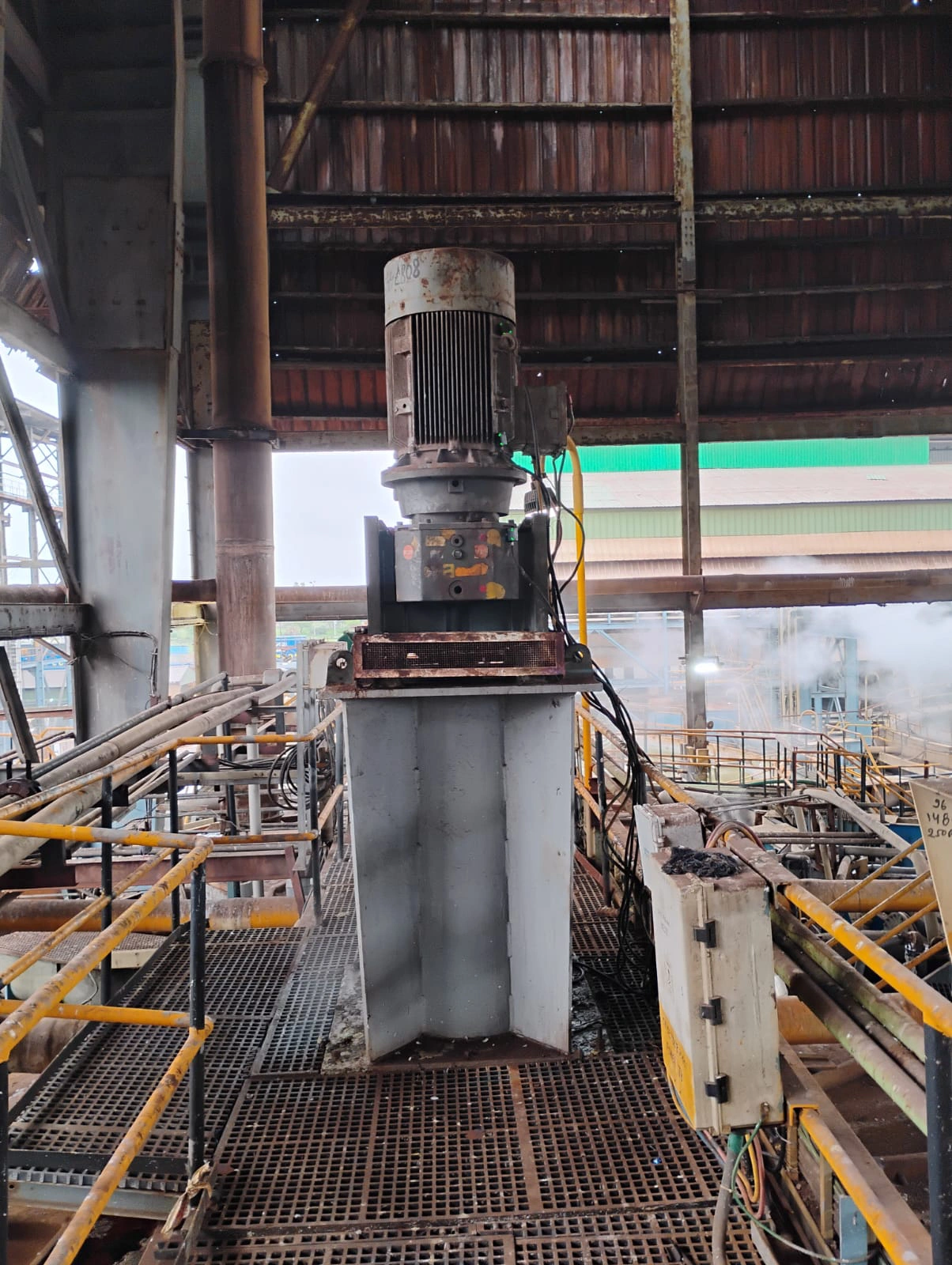vEdge Mounted on DE NDE Agitator