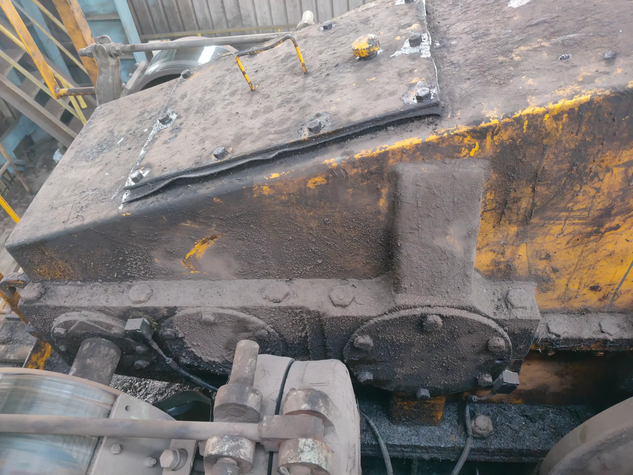 vEdge Mounted on Hoist Motor Gearbox EOT Crane