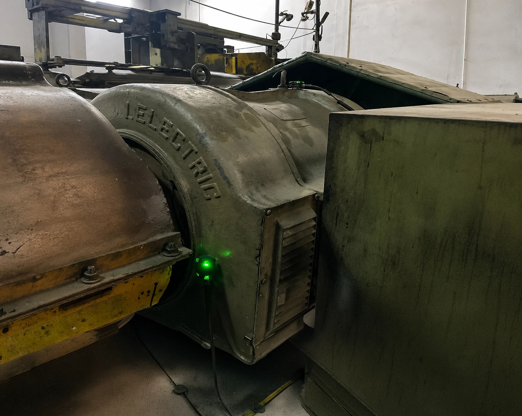 vEdge mounted on Bladder mill Press Motor DE NDE