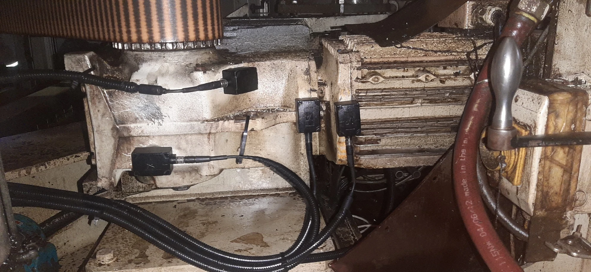 vEdge mounted on PET 50 Blowmold Main Drive