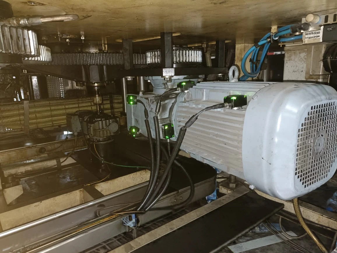 vEdge mounted on Packaged Drinking water PDW Labeler