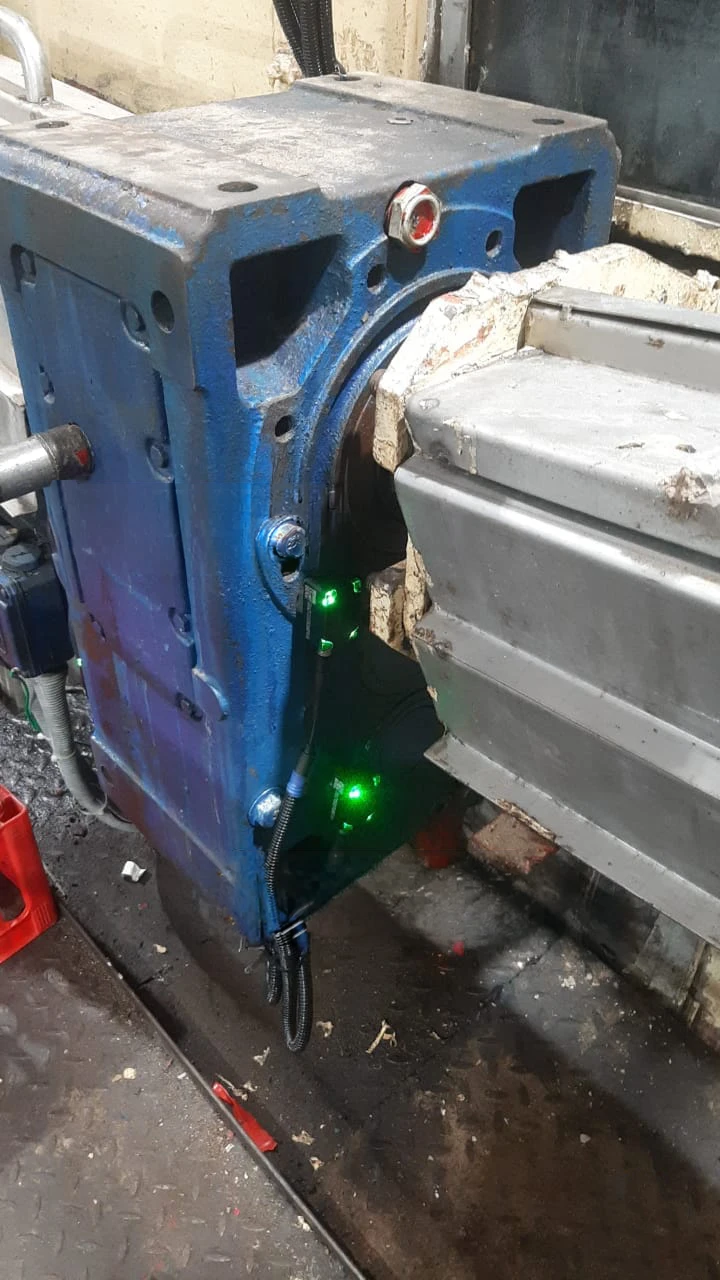 vEdge mounted on RGB Bottle Washer Gearbox OP NDE & IP NDE