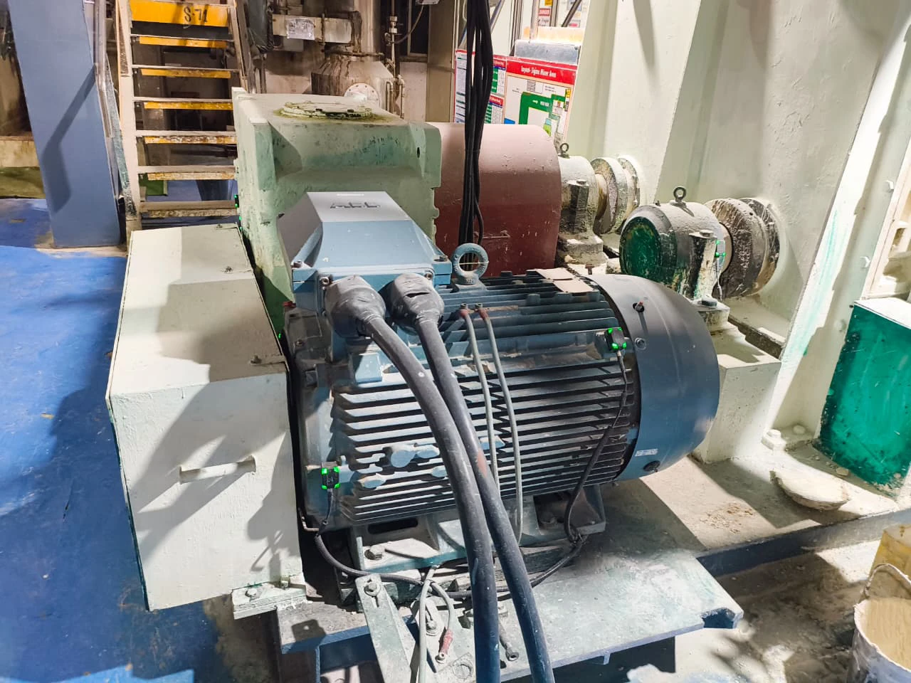 vEdge mounted on Sigma Mixer_Motor