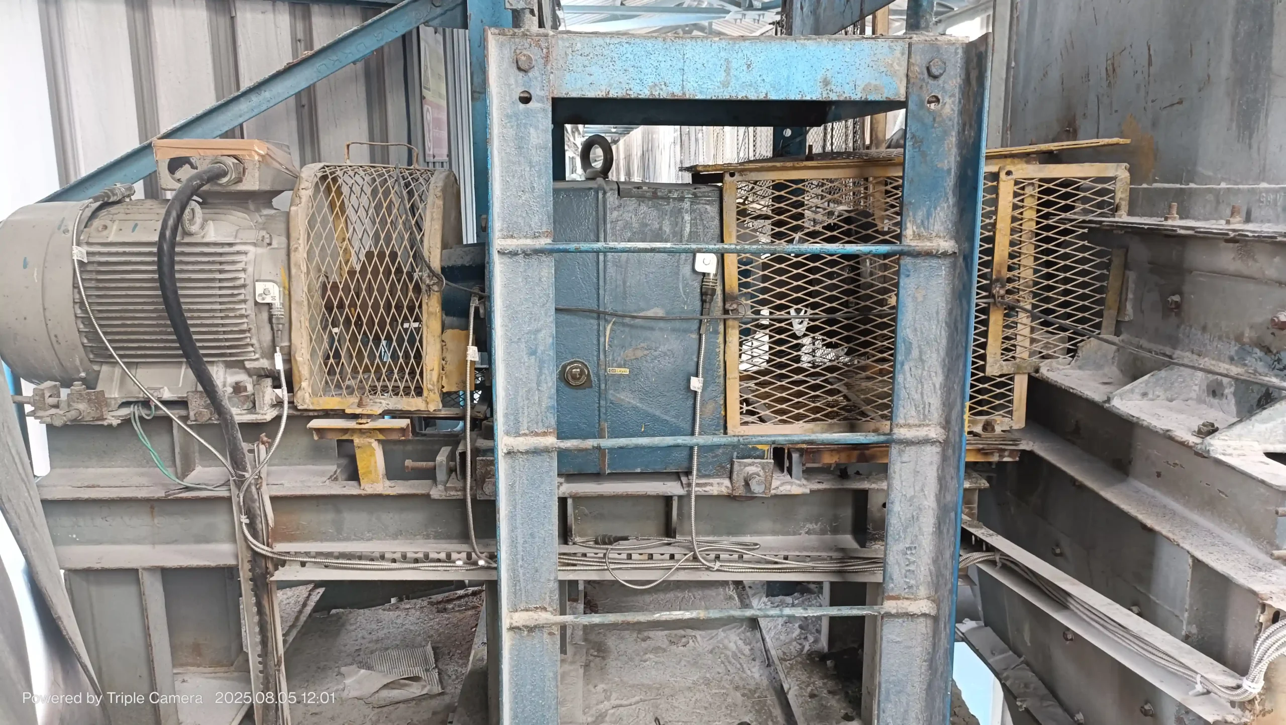 vSense Mounted on Belt Conveyor Potline
