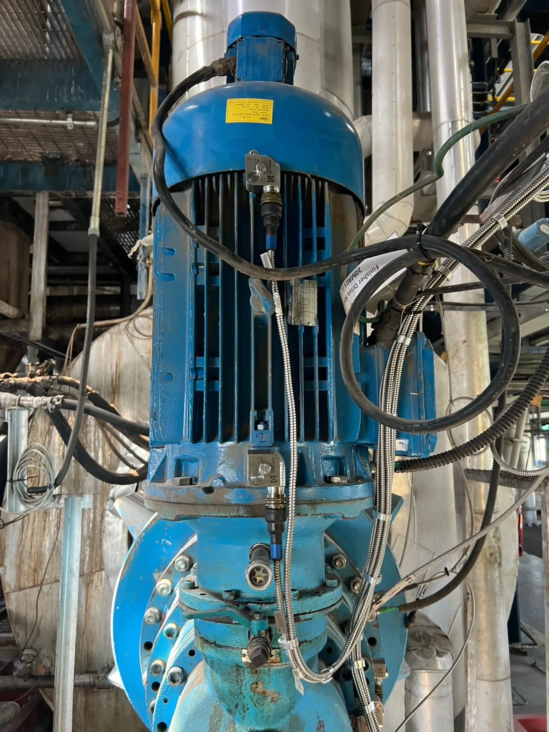 vSense mounted on Agitator Motor DE NDE